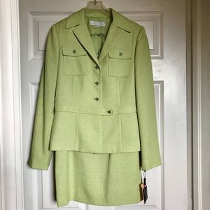Tahari- Arthur S Levine 2 Piece Suit